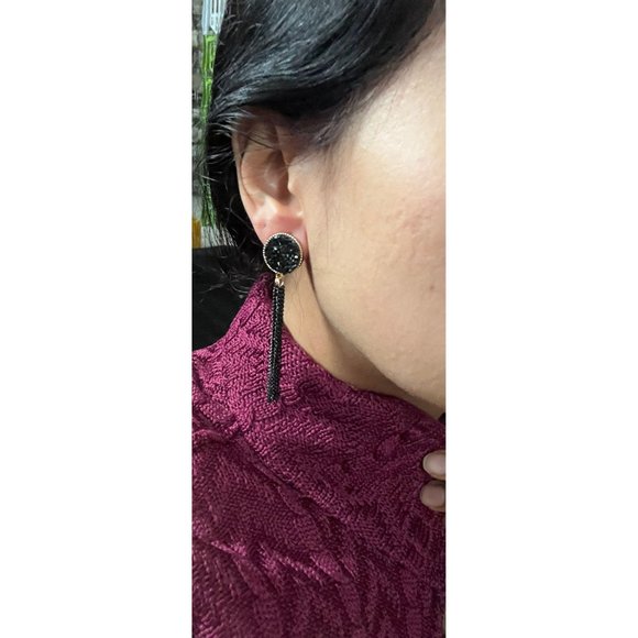 Black Pierced elegant statement Earring gold wedding tassel sparkle black chain - Picture 3 of 3